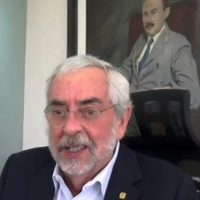 Enrique Graue propone innovar educación con modelos combinados presenciales y a distancia