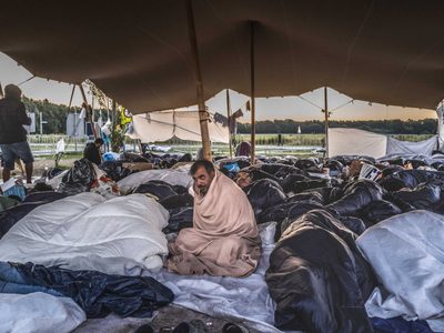 Debieron evacuar un campamento de refugiados en Países Bajos por las malas condiciones de higiene