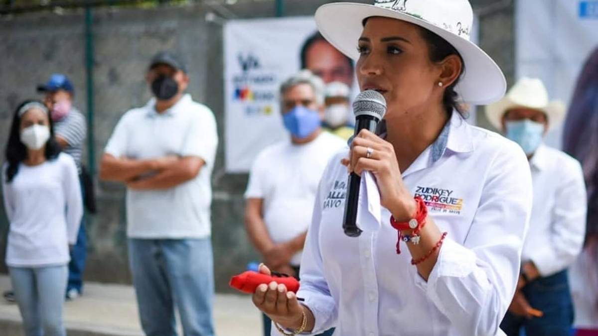 La candidata del PRI a la alcaldía de Valle de Bravo, Zudikey Rodríguez