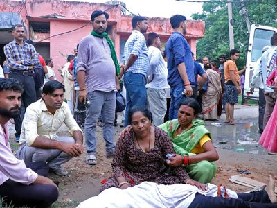 Tragedia en la India: Mueren al menos 121 personas en estampida en congregación religiosa