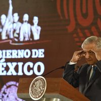 AMLO presume ahorros y aumento de la recaudación; prevé crecimiento económico