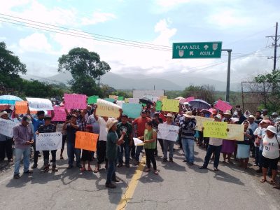 Habitantes de Santa María Ostula realizan jornada de protestas en defensa de su territorio