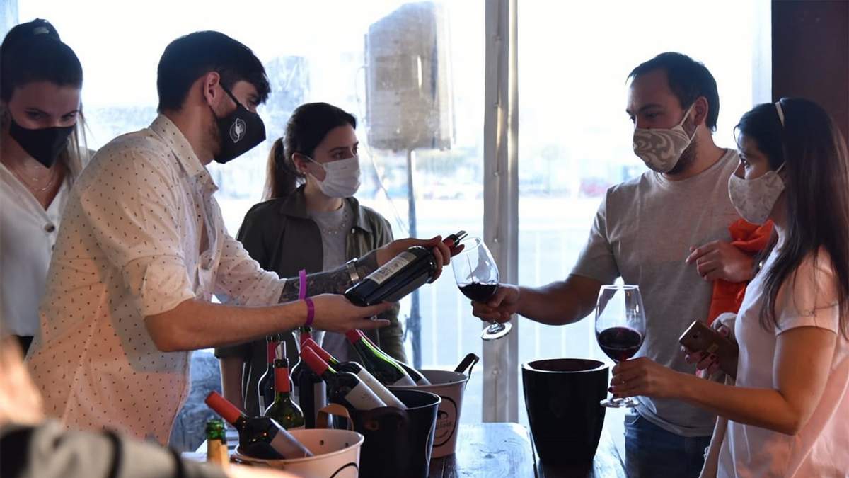 Feria del Vino, Neuquén. Fuente: (Twitter)