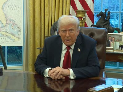 Trump impone aranceles de 25 por ciento a autos importados