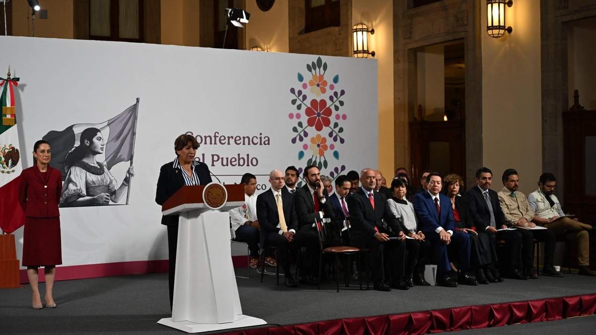 Delfina Gómez en la conferencia de prensa de la presidenta Claudia Sheinbaum
