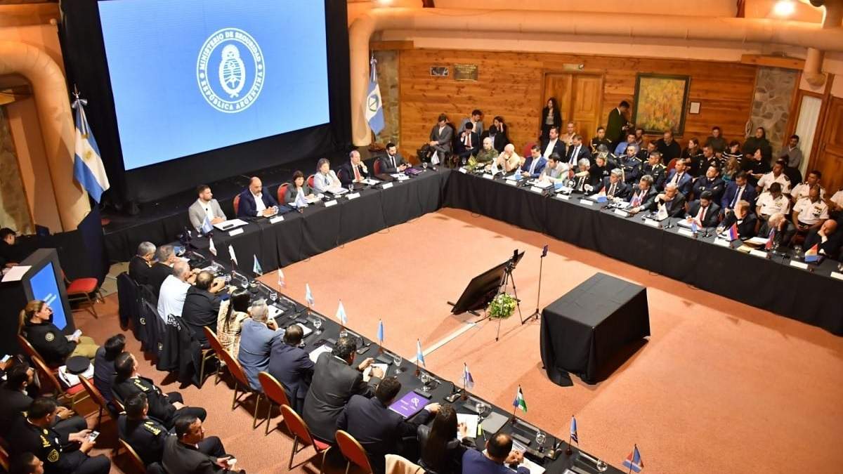 Reunión del Consejo de Seguridad realizada en Villa La Angostura. Fuente (angosturainforma)