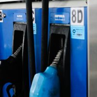 YPF anunció que habrá un leve descenso en el precio del combustible