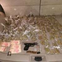 Detienen con arma y mariguana a dos hijos de "El Ojos", exlíder del Cártel de Tláhuac
