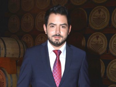 José Eduardo Derbez tiene un segundo "héroe" que no es Eugenio, su papá