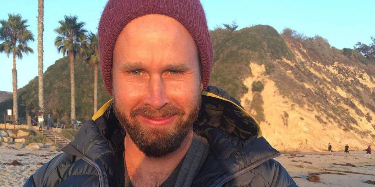 El surfista viajó a México para matar a sus hijos