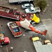 Helicóptero se desploma en predio de gasera en Tlalnepantla; hay tres heridos