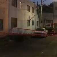 Maniatados y semidesnudos, dejan los cuerpos de dos hombres en calles de Iztapalapa