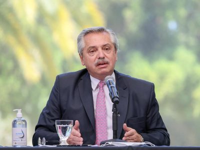 Alberto Fernández confirmó que volverán las clases de manera presencial