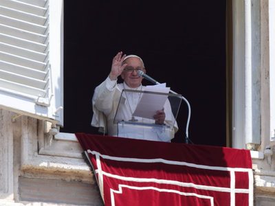 El Papa pide "diálogo" en Sri Lanka tras la crisis y reclama la paz en Ucrania