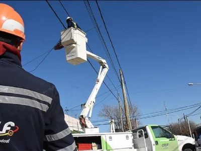 Un corte de luz afectó a gran parte de Neuquén capital, Plottier y Centenario en la madrugada de este lunes