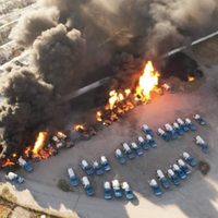 Incendio destruye 16 pipas en gasera de San Nicolás de los Garza, NL (Video)