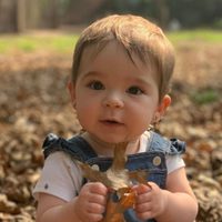 "Tan tierna, pura y divertida": Ema, la hija de Eugenia Tobal, y la postal que conquistó las redes
