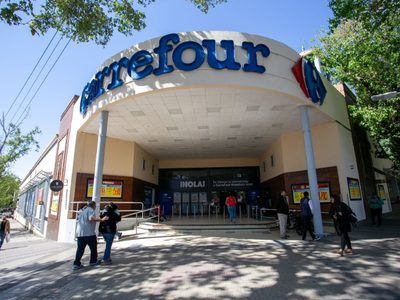 Suspendieron la venta de Carrefour en la Argentina
