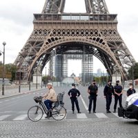 Alarma en Francia: La Torre Eiffel fue evacuada por amenaza de explosivos