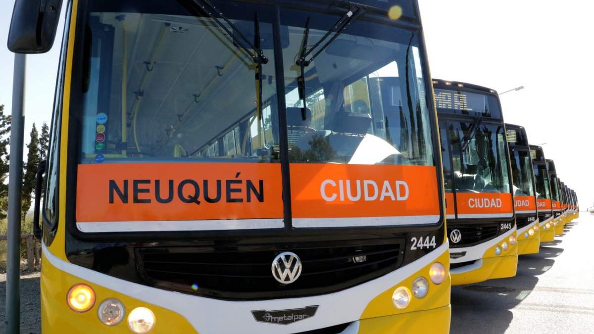 El paro de colectivos de media distancia de la UTA comenzaría en la madrugada del martes. Fuente: (Twitter)