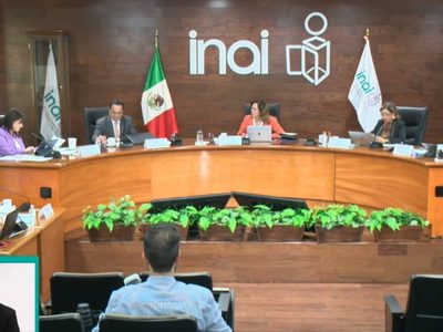 El INAI ordena hacer públicos la tesis y el título profesional de AMLO