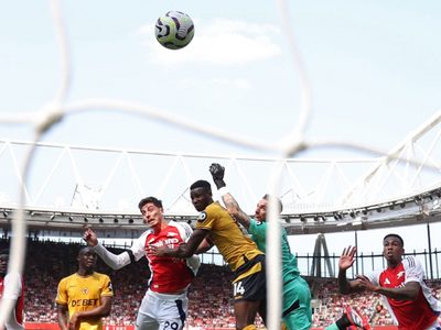 Liverpool y Arsenal inician la temporada de la Liga Premier con triunfos