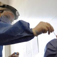 Coronavirus: los casos positivos continúan en descenso