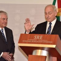 Se reúne Peña con Tillerson y Kelly en Los Pinos