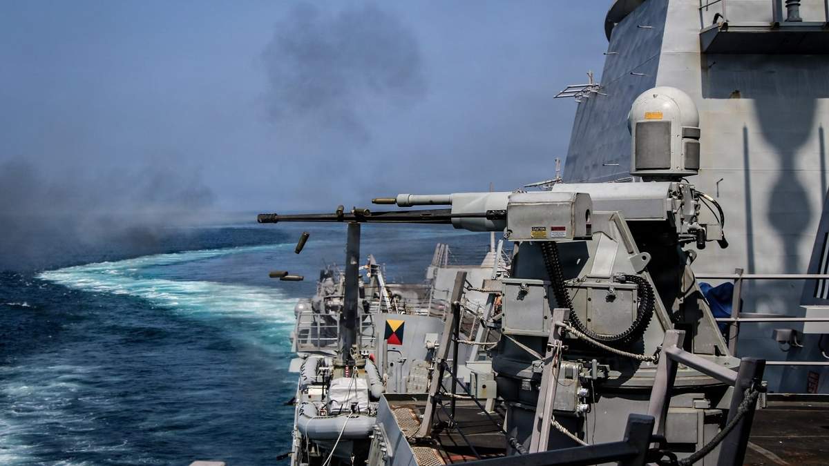 El buque de la armada estadunidense USS Frank E. Petersen Jr