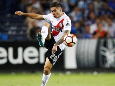 Un equipo europeo busca acelerar la contratación de Gonzalo Montiel