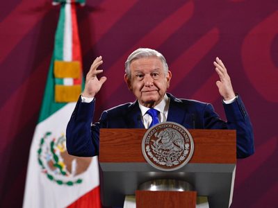 AMLO confirma y minimiza espionaje a Alejandro Encinas: "le dije que no le diera importancia"