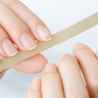 Nail Art: diseños con formas geométricas súper delicados y perfectos para uñas cortas