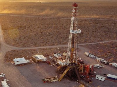 Caputo proyecta un boom energético sin precedentes: Vaca Muerta aportaría US$ 350.000 millones al 2035