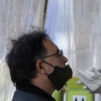 Coronavirus: subieron los fallecimientos y contagios diarios en relación al domingo