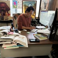 Tras cuatro días atrincherado, Marx Arriaga deja sus oficinas en la SEP