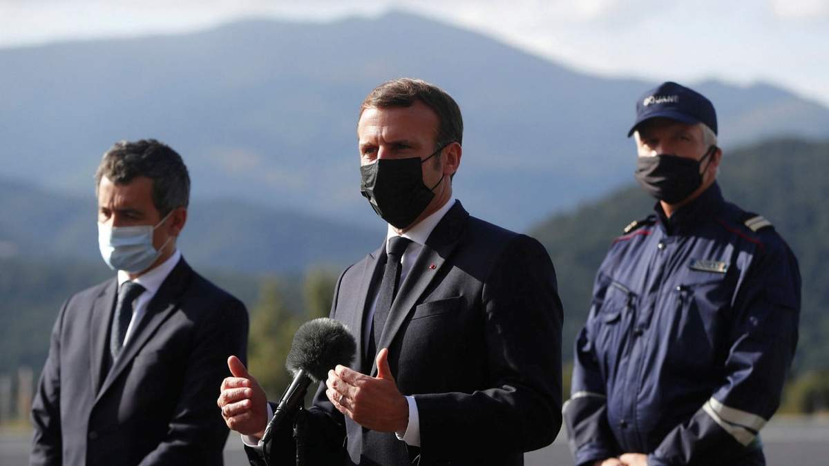 El presidente de Francia, Emmanuel Macron, anunció las medidas desde el paso fronterizo con España en El Pertús. Fuente: (Twitter)