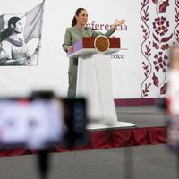 Sheinbaum rechaza impuesto a remesas en EU y dice: "los mexicanos ya pagan impuestos allá”