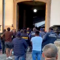 Agentes irrumpen en la Universidad de Chapingo para detener al rector acusado de violar a alumna