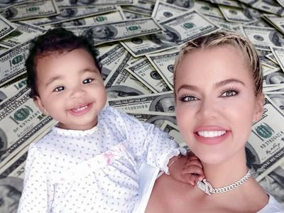 Los pasos de mamá: True, la hija de Khloé Kardashian, desató la envidia con esta imponente colección