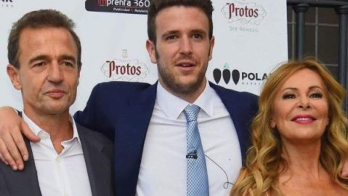 Álex Lequio y sus padres. Fuente: (Instagram)