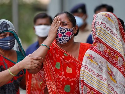 El drama sanitario en India no se detiene: registran 4 mil muertes por tercer día consecutivo