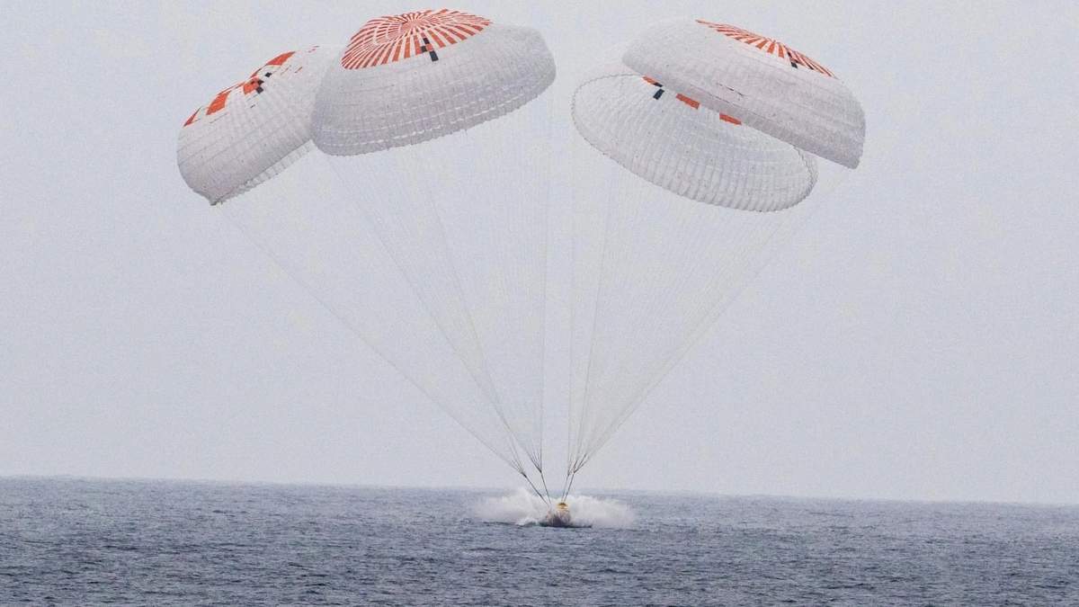 Astronautas regresan a la Tierra con SpaceX después de 5 meses en la Estación Espacial Internacional