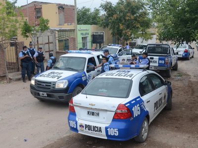 Violento episodio en un barrio de Neuquén Capital: hubo disparos y persecución
