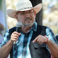 Hipólito Mora, exlíder de autodefensas en Michoacán, denunció que lo atacaron a balazos en La Ruana