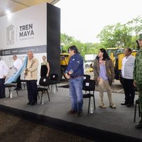 Tachan de 'inoportuna” gira de AMLO por el sureste: no es actividad esencial