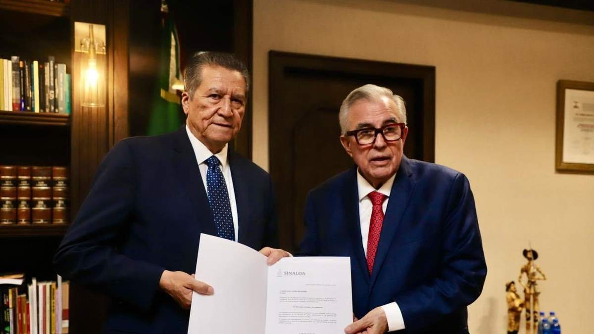 El secretario general de gobierno Feliciano Castro Meléndrez con el gobernador de Sinaloa, Rubén Rocha Moya