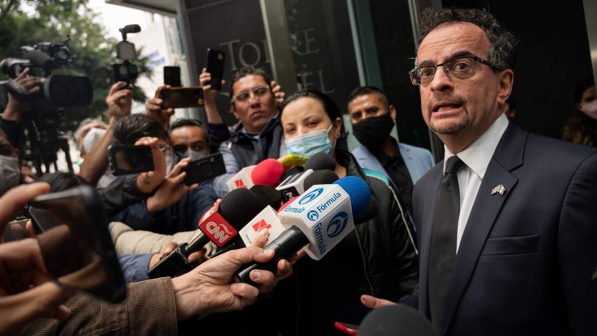 Embajador británico en México, Jon Benjamin