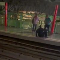 Lanzan a un hombre a las vías del Metro de Monterrey durante una riña (Video)