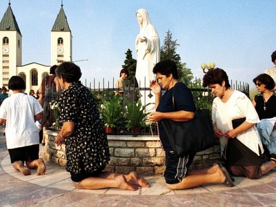 Vaticano revisa normas para evaluar apariciones de la Virgen y adaptarse a la era de internet