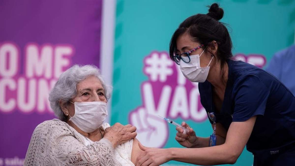 Vacunación en Chile. Fuente: (Twitter)